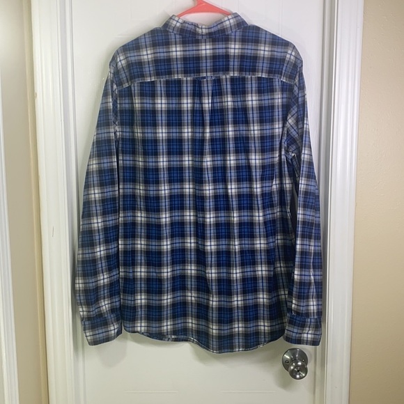 American Eagle - Blue & Navy Plaid Button Down L - Picture 9 of 9
